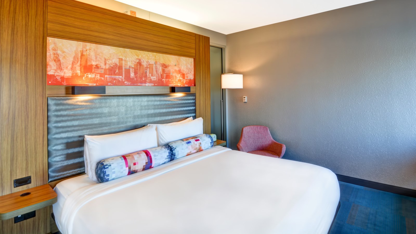 hotels-near-phoenix-airport-aloft-phoenix-airport